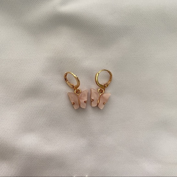 π4/$20 LIGHT PINK BUTTERFLY EARRINGS - Picture 2 of 6